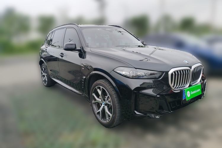 Used BMW X5 2023 xDrive 30Li Luxury M Sport Night Edition Package Front Right 45 Deg