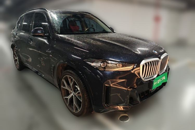 Used BMW X5 2023 xDrive 30Li Luxury M Sport Night Edition Package Front Right 45 Deg