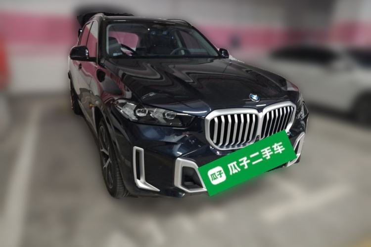 Used BMW X5 2023 xDrive 30Li Luxury M Sport Package Front Right 45 Deg