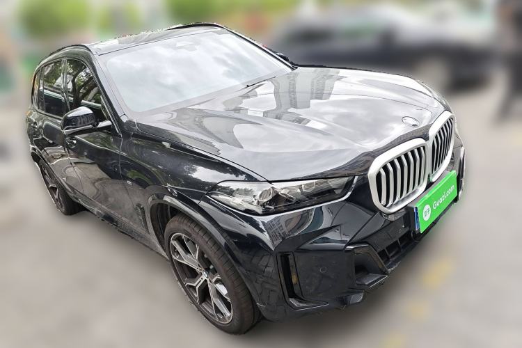 Used BMW X5 2023 xDrive 30Li Luxury M Sport Night Edition Package Front Right 45 Deg