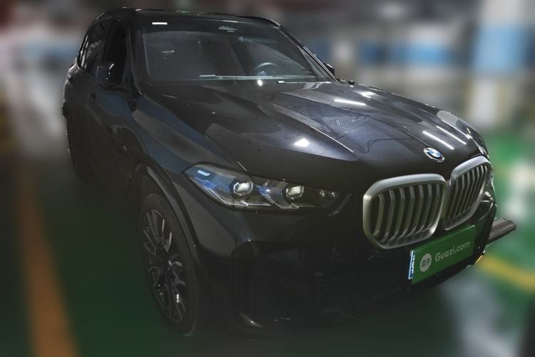 Used BMW X5 2023 xDrive 40Li M Sport Night Edition Package Front Right 45 Deg