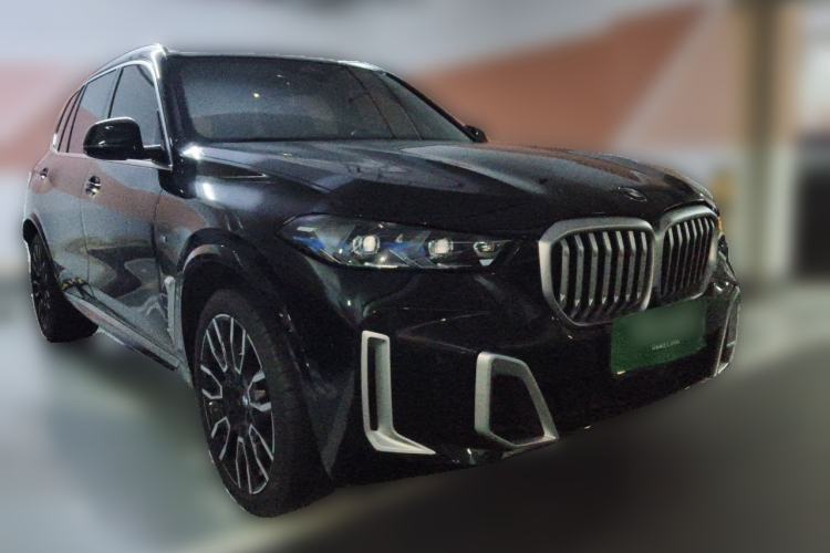 Used BMW X5 2023 xDrive 40Li M Sport Package Front Right 45 Deg