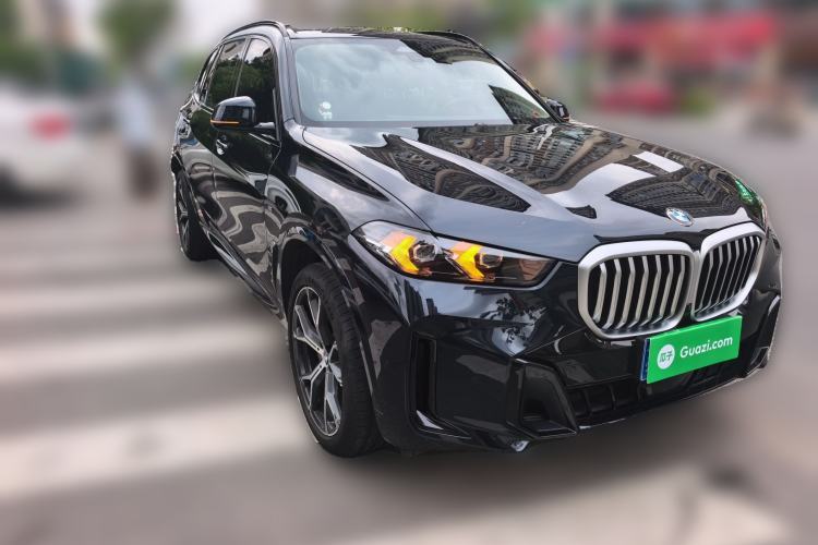 Used BMW X5 2023 xDrive 30Li Luxury M Sport Night Edition Package Front Right 45 Deg