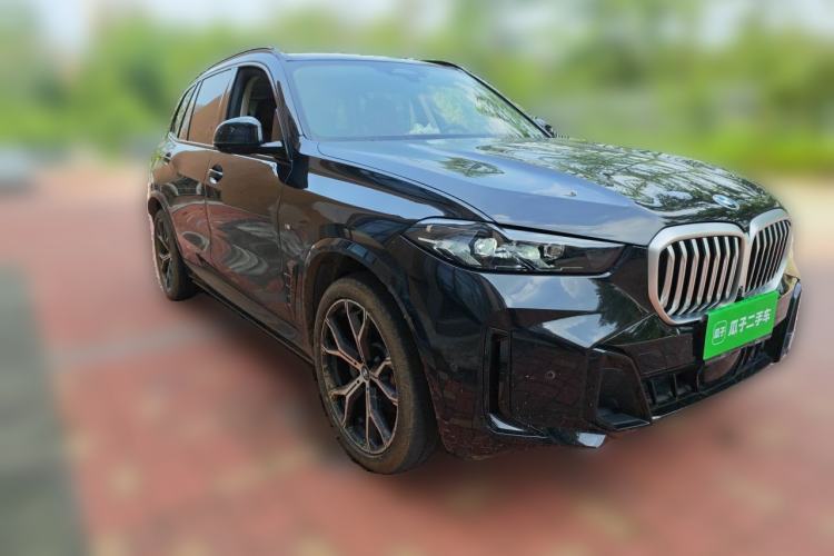 Used BMW X5 2023 xDrive 30Li Luxury M Sport Night Edition Package Front Right 45 Deg