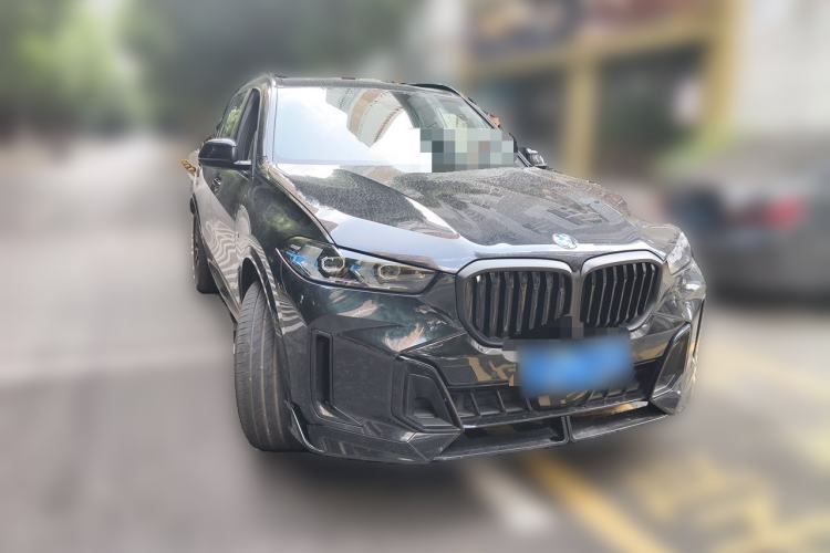 Used BMW X5 2023 xDrive 40Li M Sport Package Front Right 45 Deg
