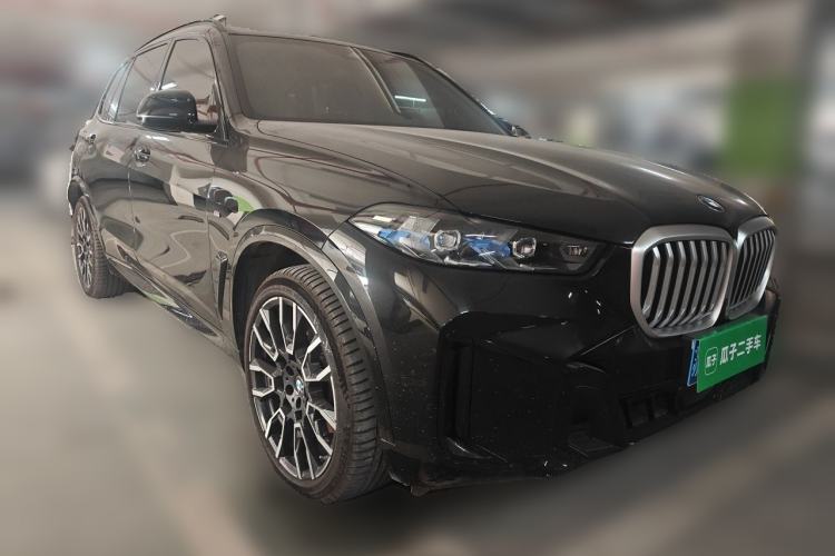 Used BMW X5 2023 xDrive 40Li M Sport Night Edition Package Front Right 45 Deg