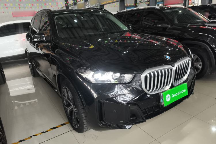 Used BMW X5 2023 xDrive 30Li Luxury M Sport Night Edition Package Front Right 45 Deg