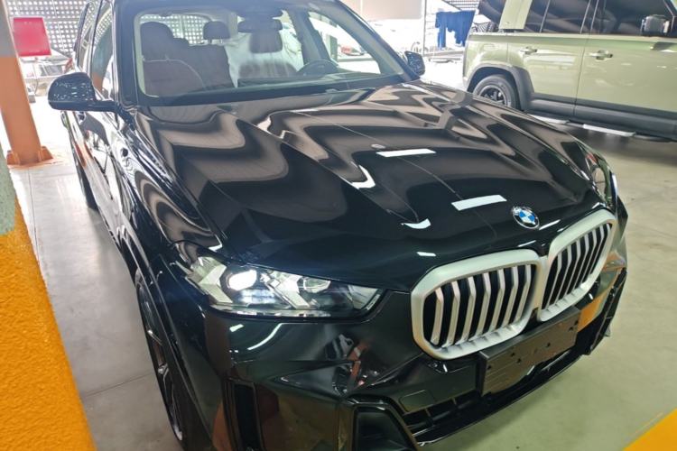 Used BMW X5 2023 xDrive 30Li Luxury M Sport Night Edition Package Front Right 45 Deg