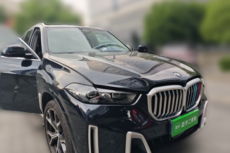 Used BMW X5 2023 xDrive 30Li M Sport Package Front Right 45 Deg