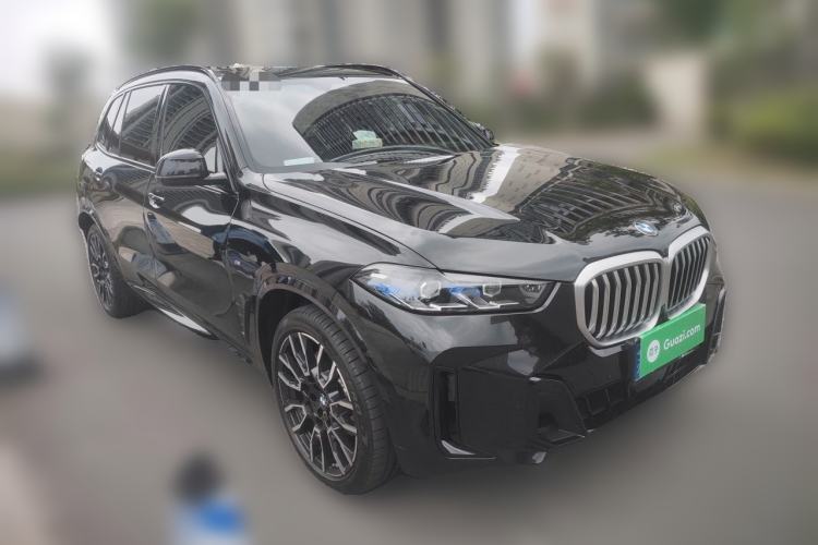 Used BMW X5 2023 xDrive 40Li M Sport Night Edition Package Front Right 45 Deg