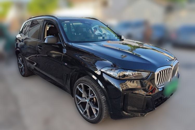Used BMW X5 2023 xDrive 30Li Luxury M Sport Night Edition Package Front Right 45 Deg