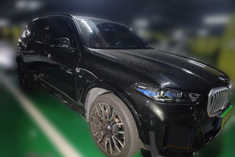 Used BMW X5 2023 xDrive 40Li M Sport Night Edition Package Front Right 45 Deg
