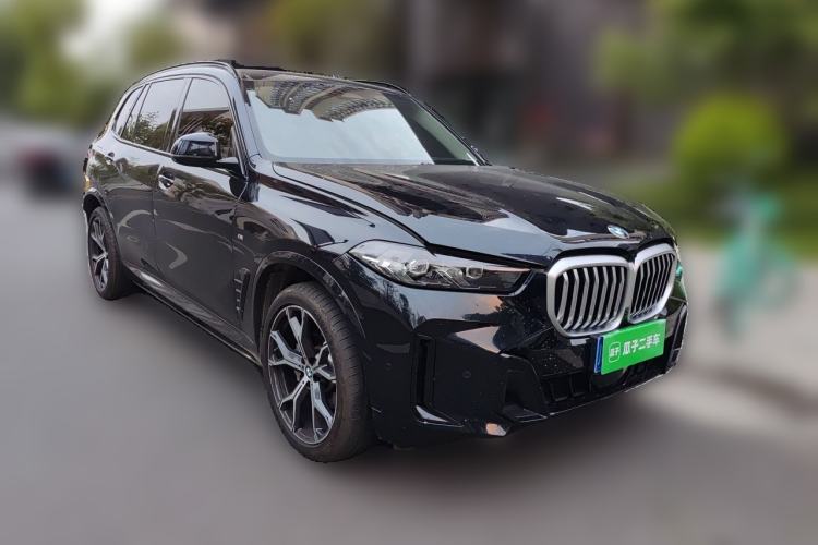Used BMW X5 2023 xDrive 30Li Luxury M Sport Night Edition Package Front Right 45 Deg