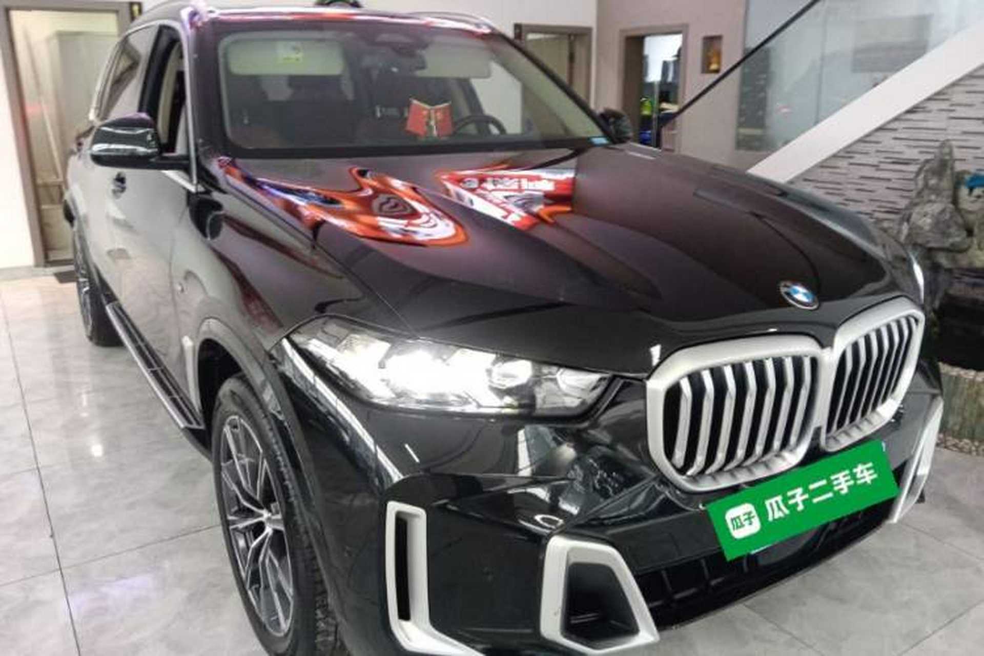 Used BMW X5 2023 xDrive 30Li M Sport Package Front Right 45 Deg