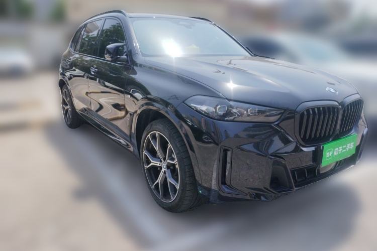 Used BMW X5 2023 xDrive 30Li Luxury M Sport Night Edition Package Front Right 45 Deg