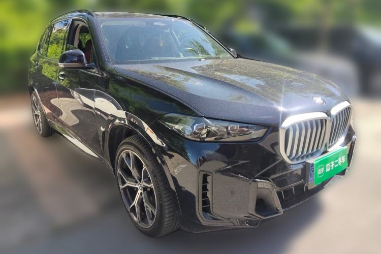 Used BMW X5 2023 xDrive 30Li Luxury M Sport Night Edition Package Front Right 45 Deg