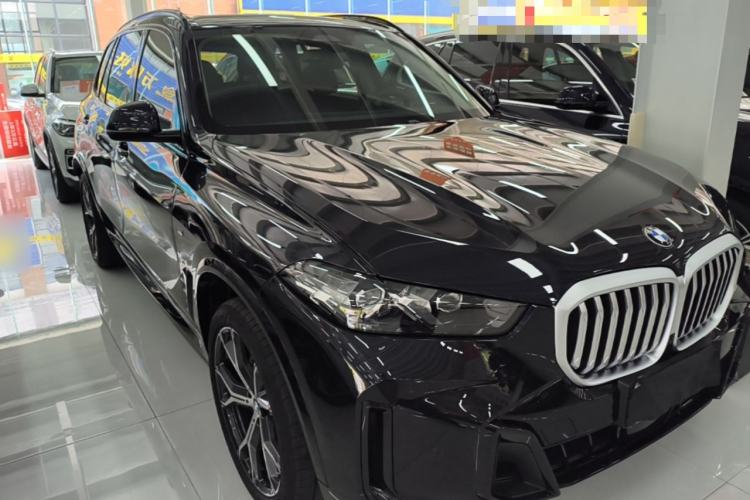 Used BMW X5 2023 xDrive 30Li Luxury M Sport Night Edition Package Front Right 45 Deg