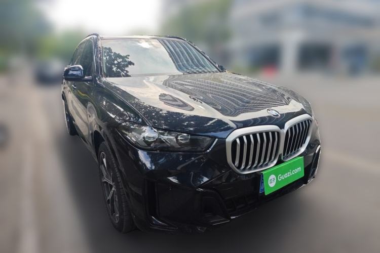 Used BMW X5 2023 xDrive 30Li Luxury M Sport Night Edition Package Front Right 45 Deg