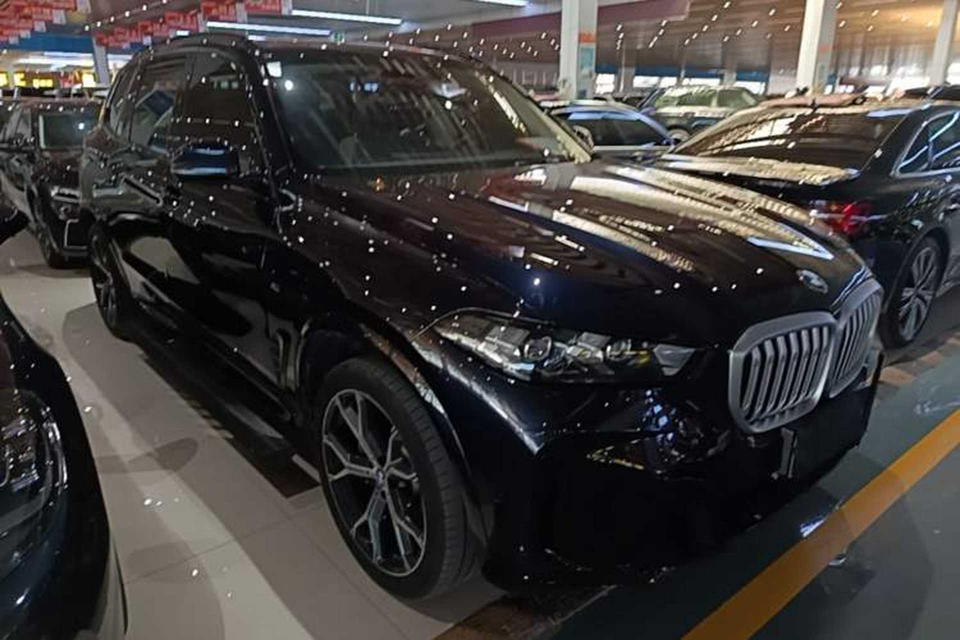 Used BMW X5 2023 xDrive 30Li Luxury M Sport Night Edition Package Front Right 45 Deg