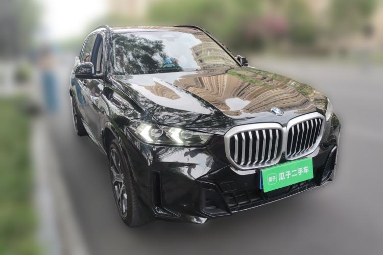 Used BMW X5 2023 xDrive 30Li Luxury M Sport Night Edition Package Front Right 45 Deg
