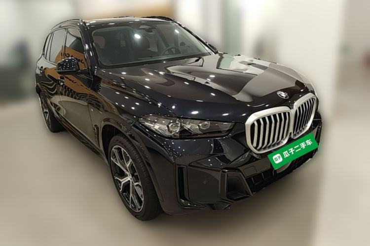 Used BMW X5 2023 xDrive 30Li Luxury M Sport Night Edition Package Front Right 45 Deg
