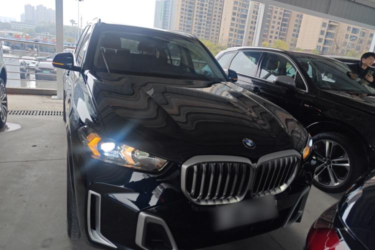 Used BMW X5 2023 xDrive 30Li Luxury M Sport Package Front