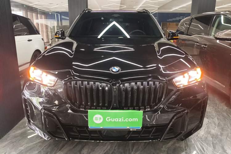 Used BMW X5 2023 xDrive 40Li M Sport Package Front