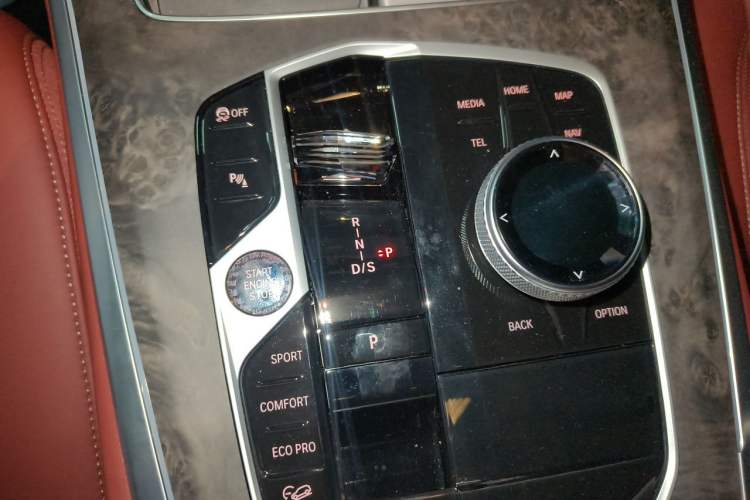 Used BMW X5 2023 xDrive 30Li Luxury M Sport Package Gear Lever