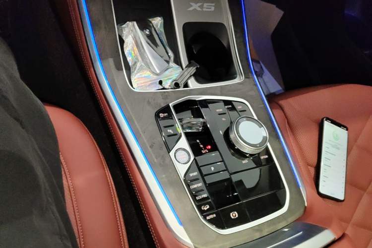 Used BMW X5 2023 xDrive 30Li Luxury M Sport Night Edition Package Gear Lever