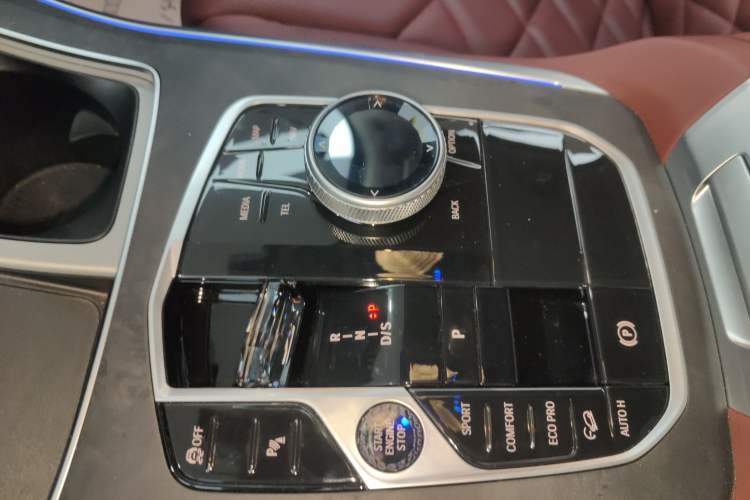 Used BMW X5 2023 xDrive 30Li Luxury M Sport Night Edition Package Gear Lever