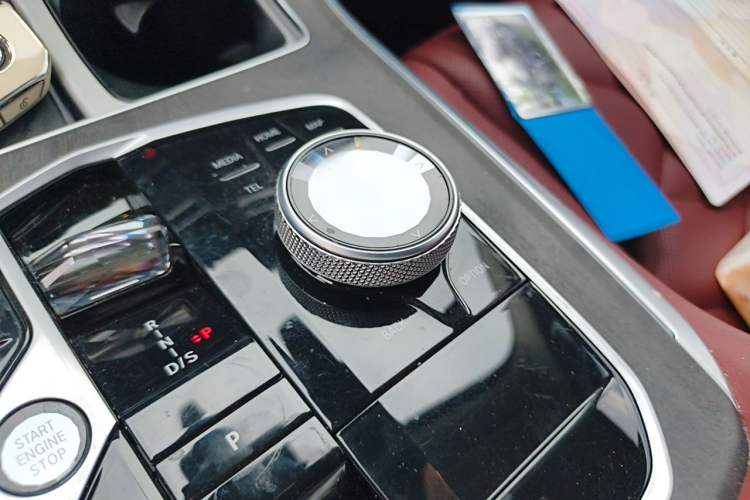 Used BMW X5 2023 xDrive 30Li Luxury M Sport Package Gear Lever