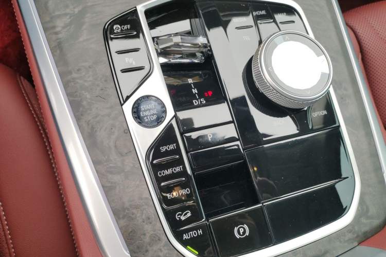 Used BMW X5 2023 xDrive 30Li Luxury M Sport Night Edition Package Gear Lever