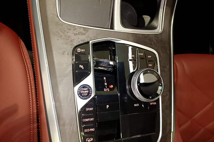 Used BMW X5 2023 xDrive 30Li Luxury M Sport Night Edition Package Gear Lever