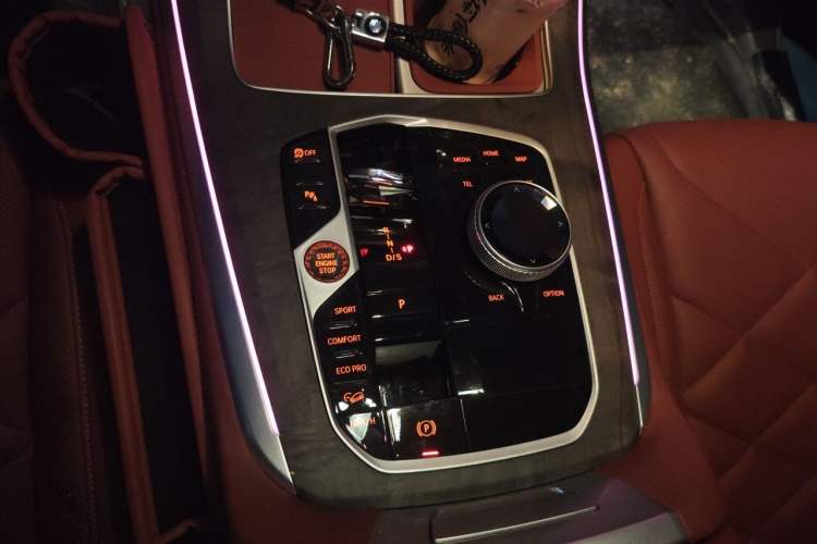 Used BMW X5 2023 xDrive 30Li Luxury M Sport Night Edition Package Gear Lever