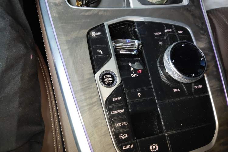 Used BMW X5 2023 xDrive 30Li Luxury M Sport Package Gear Lever