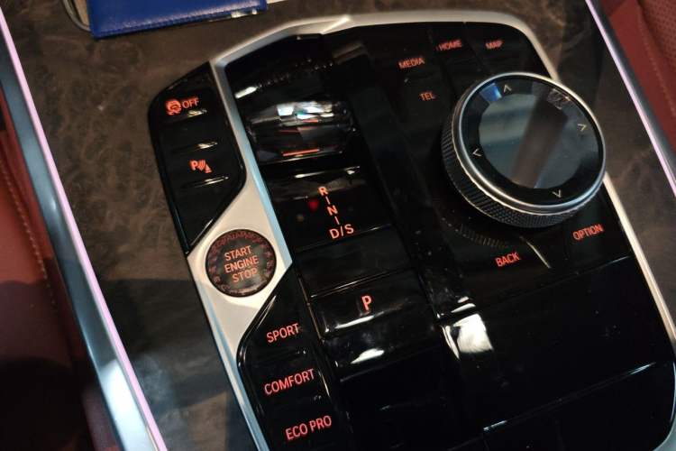 Used BMW X5 2023 xDrive 30Li Luxury M Sport Night Edition Package Gear Lever