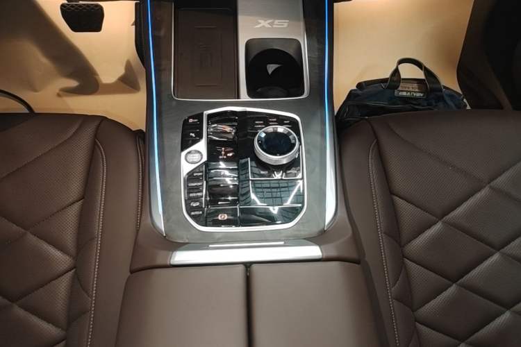 Used BMW X5 2023 xDrive 30Li Luxury M Sport Night Edition Package Gear Lever