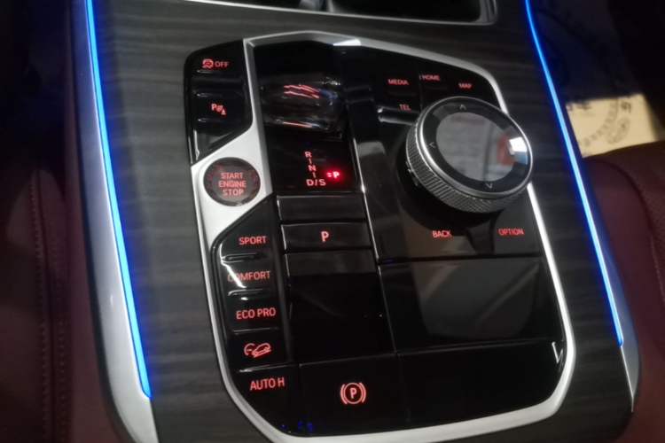 Used BMW X5 2023 xDrive 40Li M Sport Night Edition Package Gear Lever