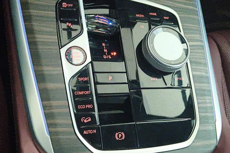 Used BMW X5 2023 xDrive 40Li M Sport Package Gear Lever