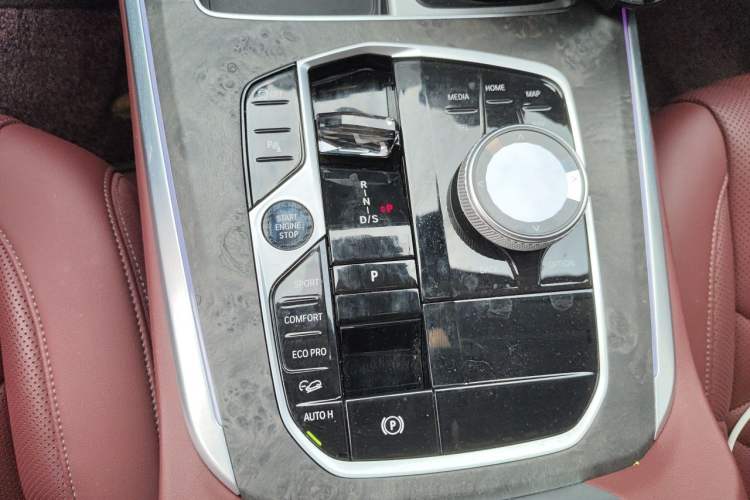 Used BMW X5 2023 xDrive 30Li Luxury M Sport Package Gear Lever