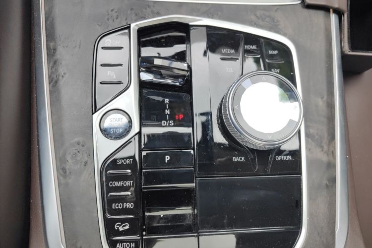 Used BMW X5 2023 xDrive 30Li Luxury M Sport Night Edition Package Gear Lever