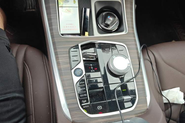 Used BMW X5 2023 xDrive 40Li Luxury Edition M Sport Night Vision Package Gear Lever