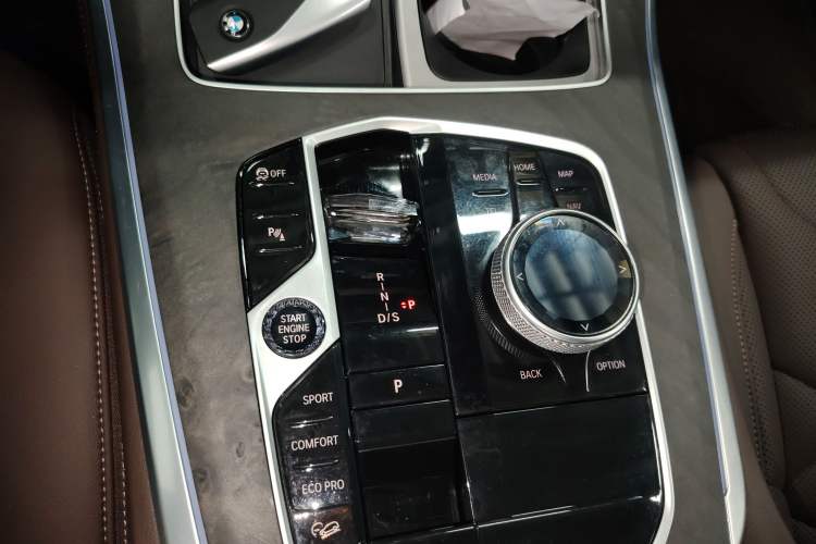 Used BMW X5 2023 xDrive 30Li Luxury M Sport Night Edition Package Gear Lever