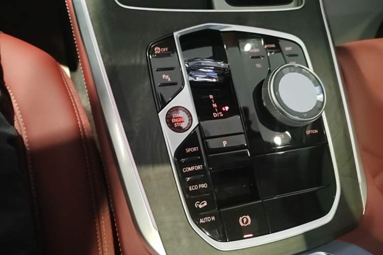Used BMW X5 2023 xDrive 30Li Luxury M Sport Night Edition Package Gear Lever
