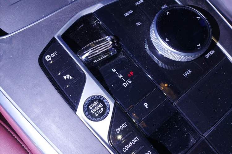 Used BMW X5 2023 xDrive 30Li Luxury M Sport Package Gear Lever
