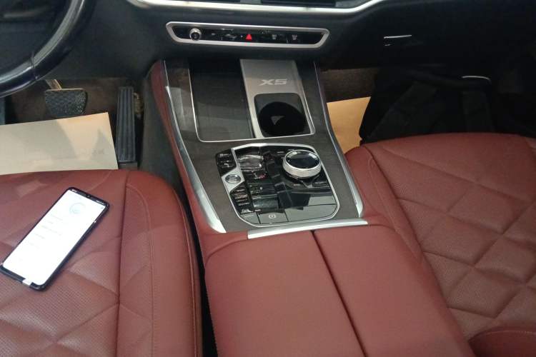Used BMW X5 2023 xDrive 30Li Luxury M Sport Night Edition Package Gear Lever