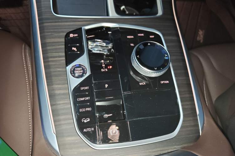 Used BMW X5 2023 xDrive 40Li M Sport Night Edition Package Gear Lever