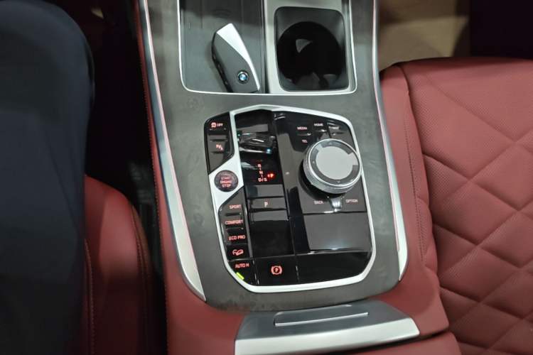 Used BMW X5 2023 xDrive 30Li Luxury M Sport Night Edition Package Gear Lever