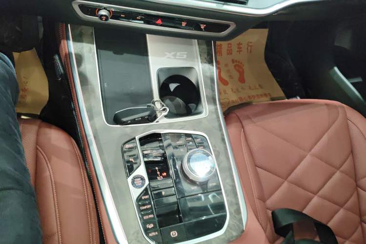 Used BMW X5 2023 xDrive 30Li Luxury M Sport Night Edition Package Gear Lever