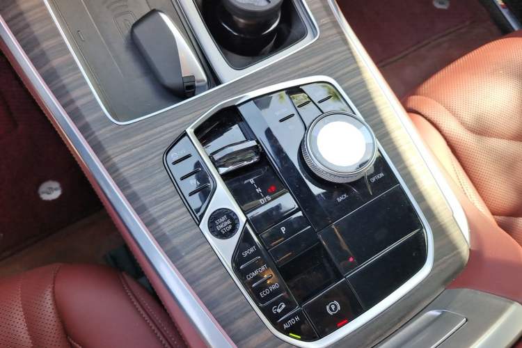 Used BMW X5 2023 xDrive 40Li M Sport Night Edition Package Gear Lever